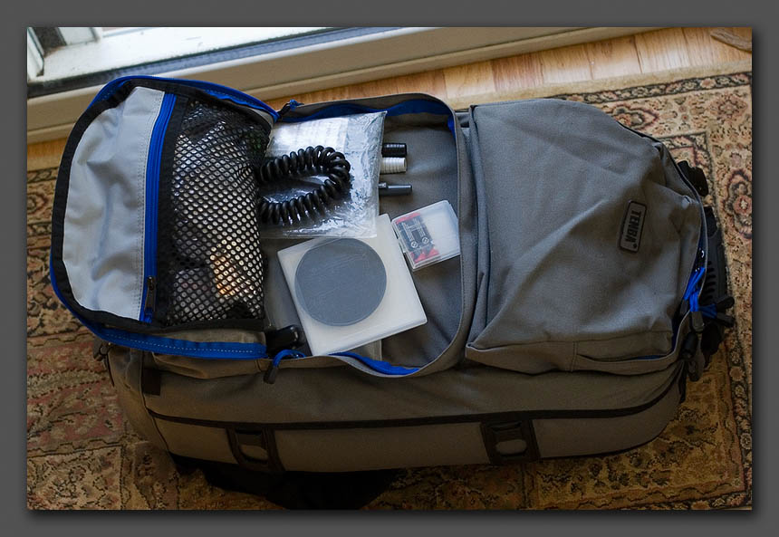 IMAGE: http://www.edrotberg.org/images/Tenba-open%20pouch.jpg